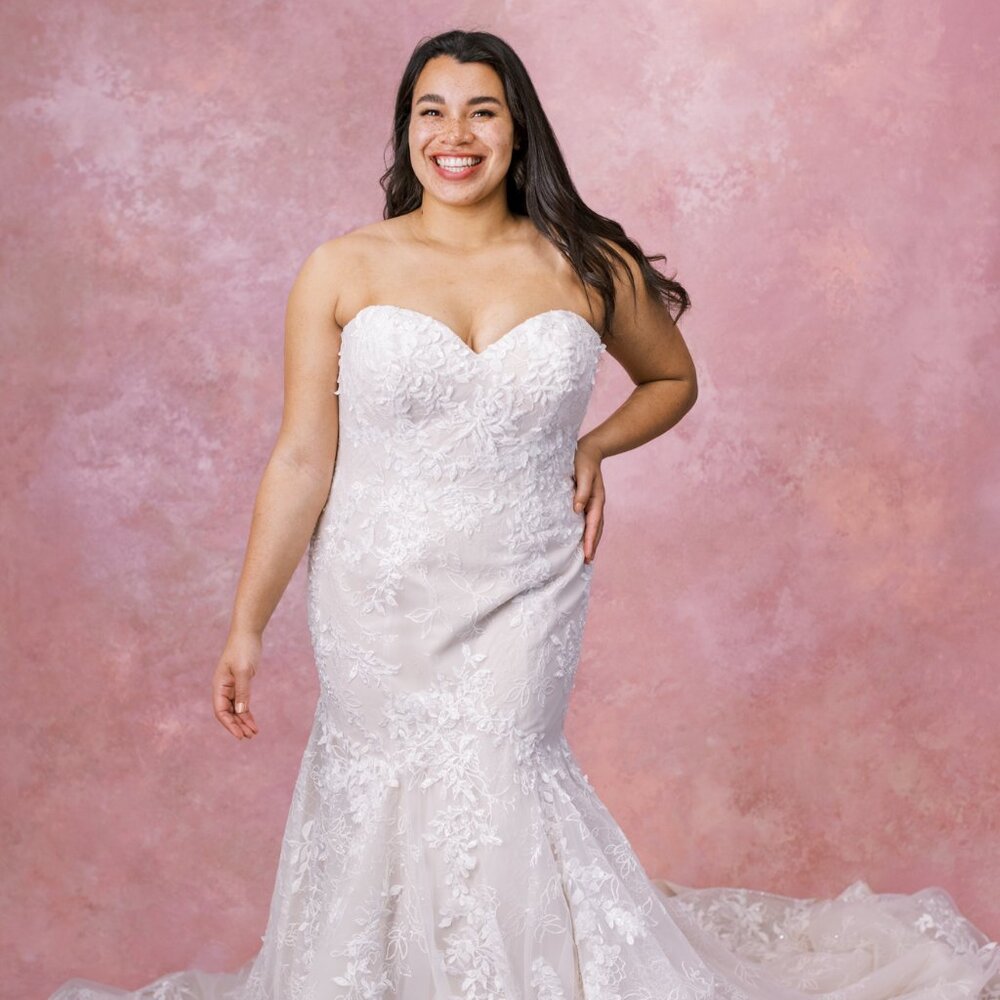 1321 by Martina Liana Wedding Dress - Street Size 16 - Boutique Sample